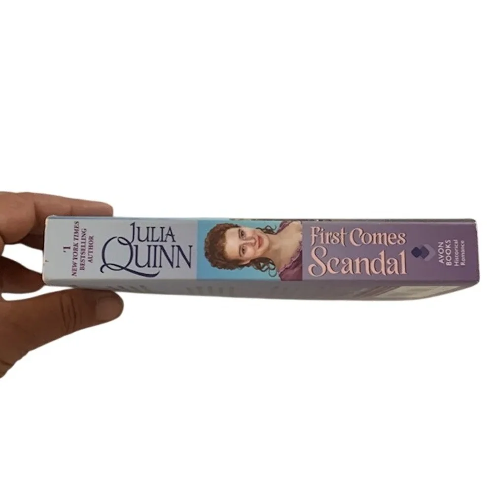 Bridgerton‎ Prequel First Comes Scandal Julia Quinn Paperback